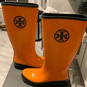 Orange Tory Burch rain boots size 8